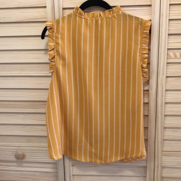 IRIS yellow top with beautiful ruffle details - Picture 5 of 5